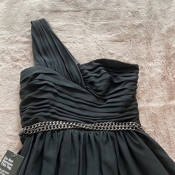 Express one-shoulder cocktail dress. Black. Size 0. NWT. - Picture 4 of 6